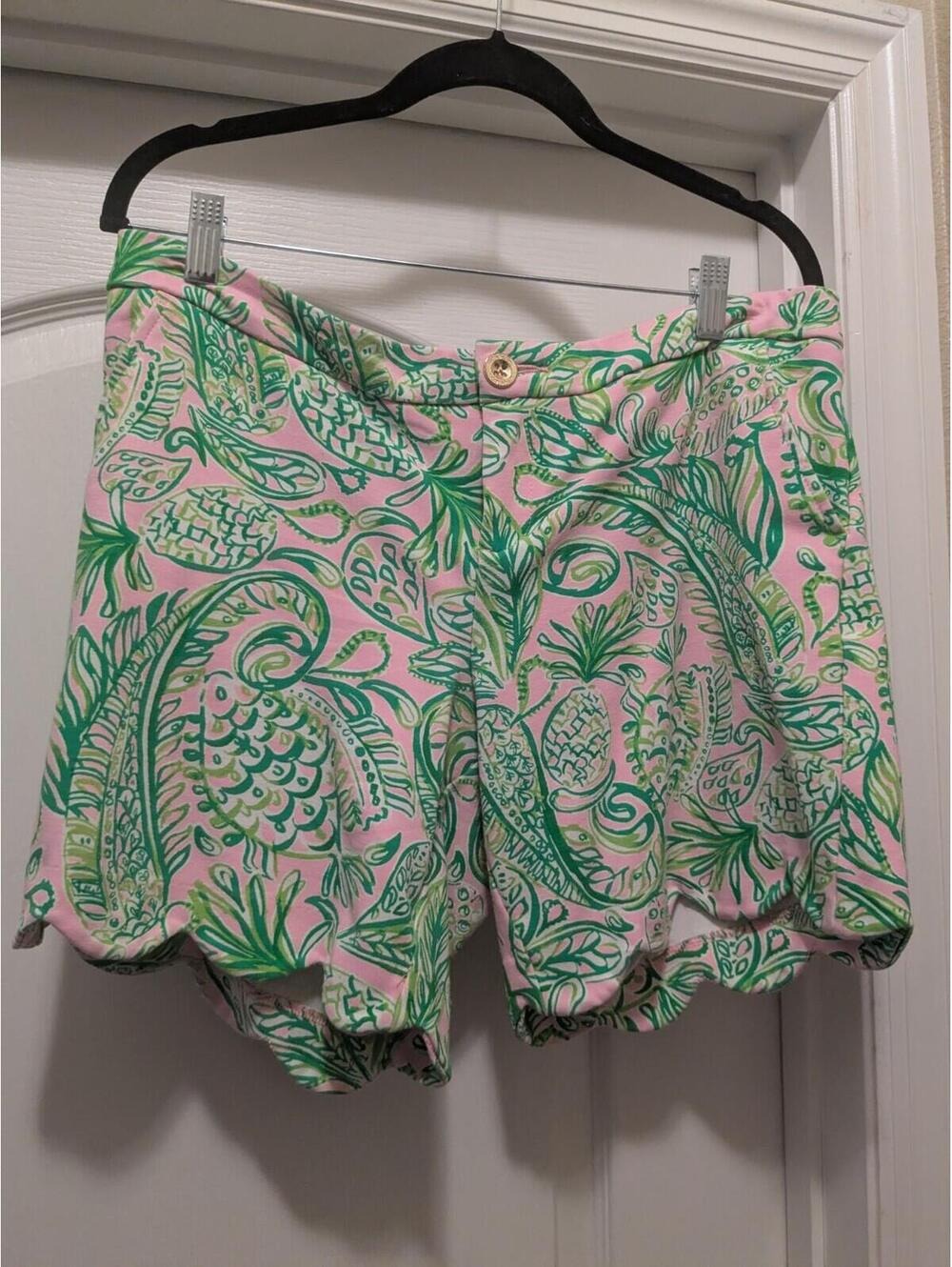 Lilly Pulitzer Short Knit Buttercup Pink & Green Pineapples- Size 10